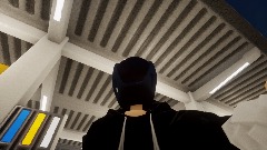 >_>